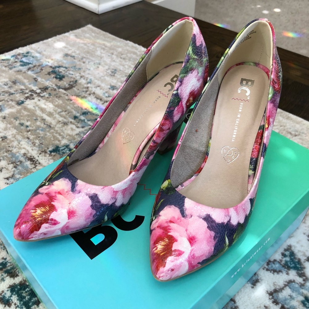 BC Floral Pumps US6 BRAND NEW